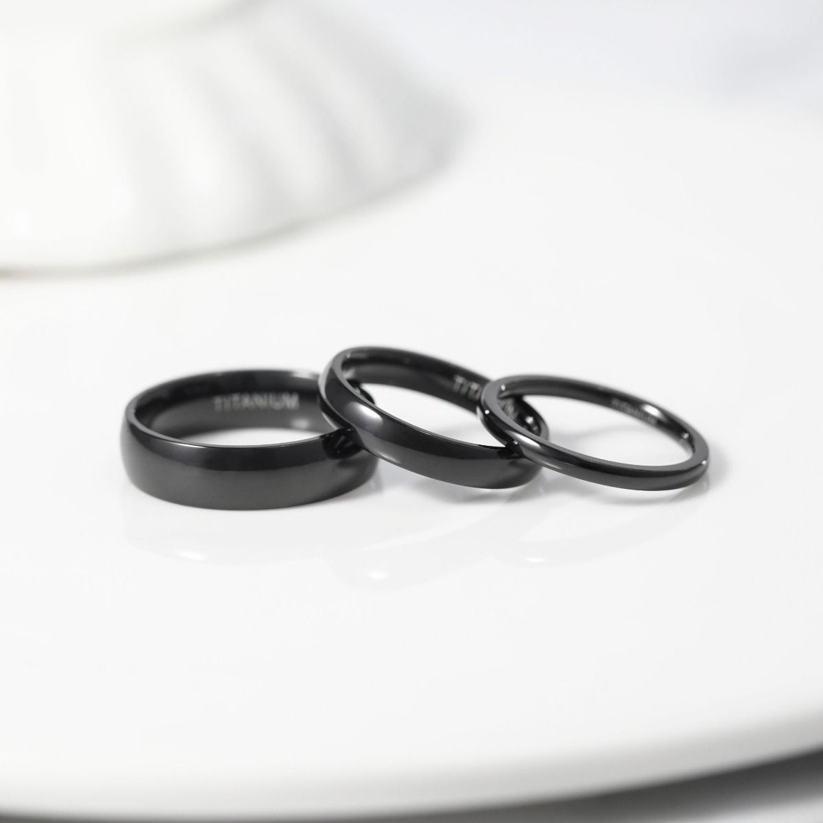 4mm Black Titanium Ring Dome High Polished Man Women Wedding Bands