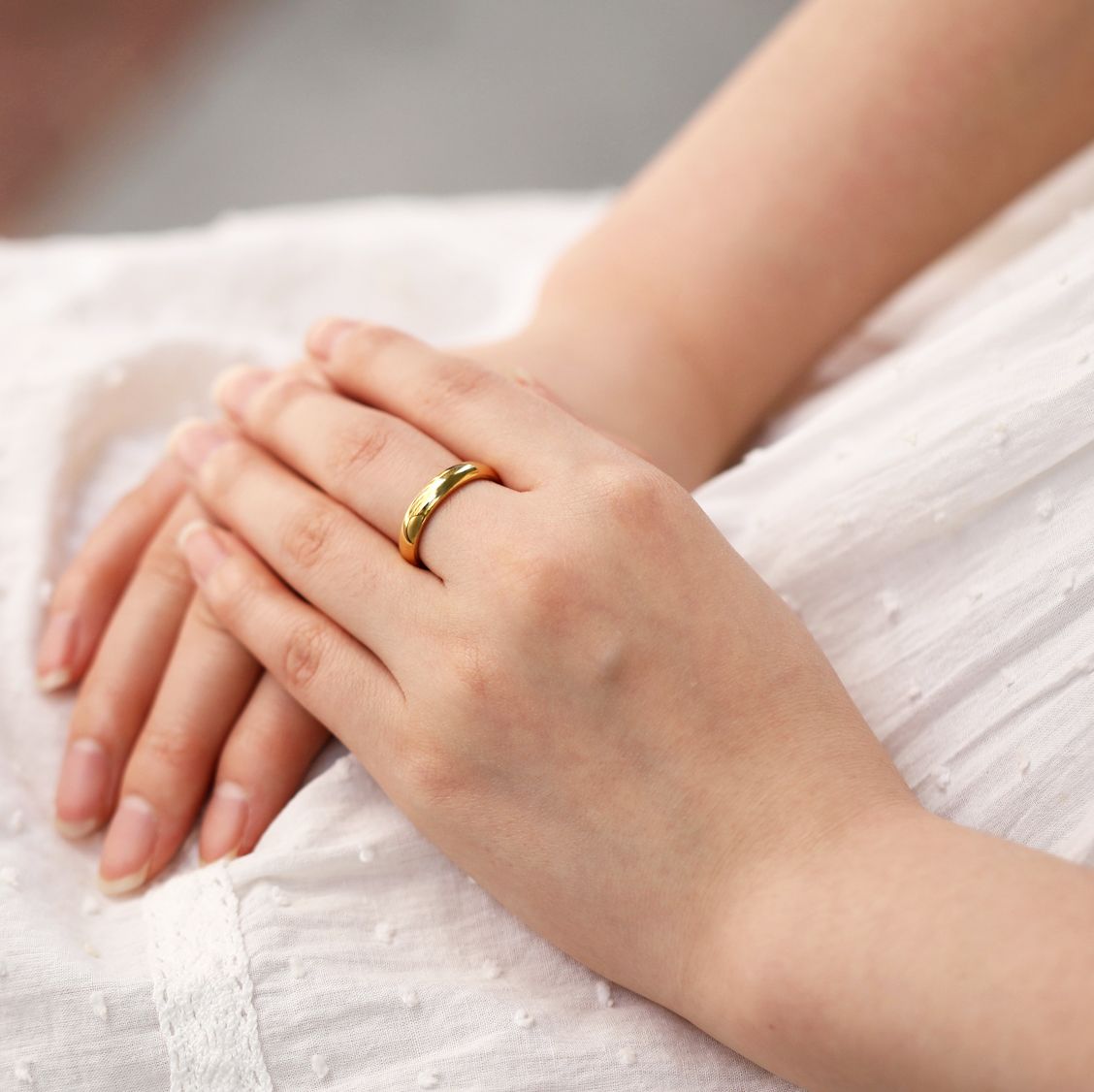 4mm Gold Color Titanium Ring Dome High Polished Man Women Wedding Bands