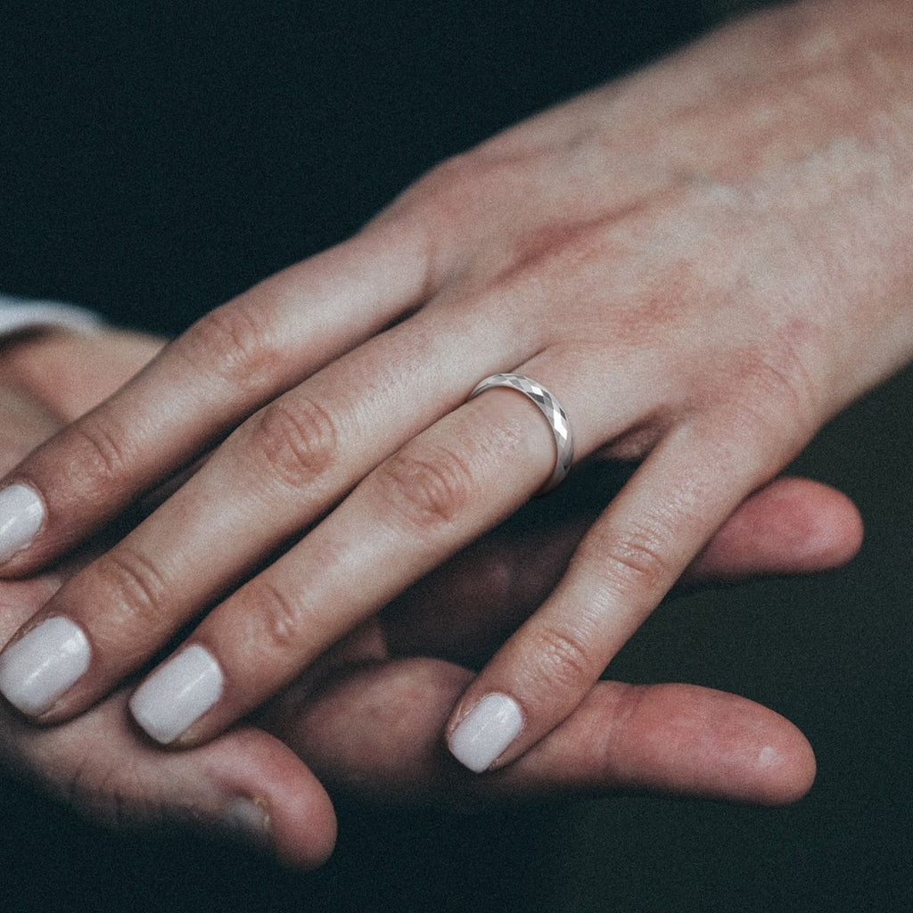 4mm Men Women Multi-Faceted Tungsten Carbide Rings Silver Engagement Bands