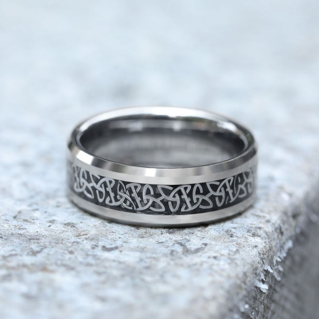 8mm Tungsten Carbide Rings Men Women Silver Beveled Edge Celtic Knot Rings Black Carbon Fiber Inlay Ring