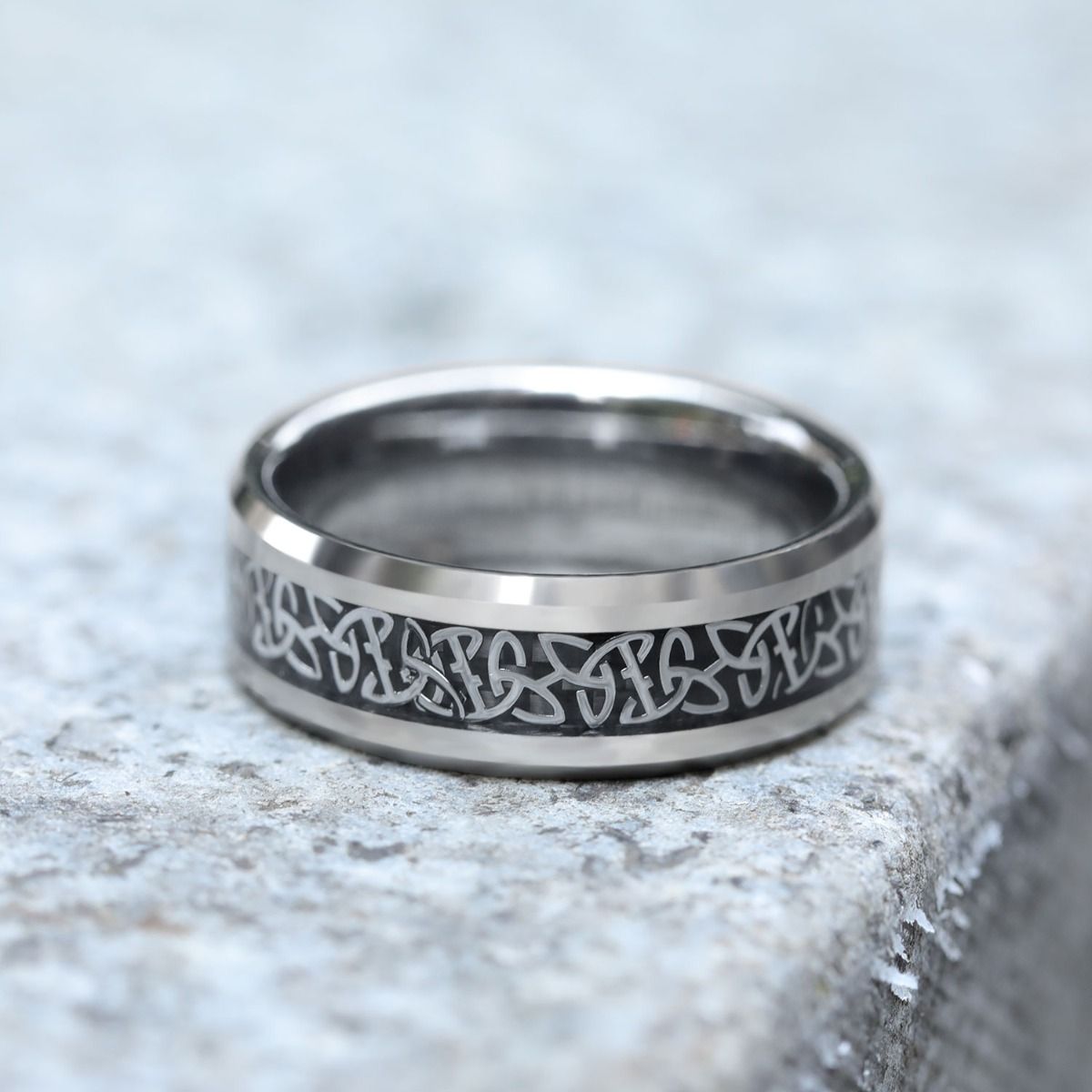 8mm Tungsten Carbide Rings Men Women Silver Beveled Edge Celtic Knot Rings Black Carbon Fiber Inlay Ring