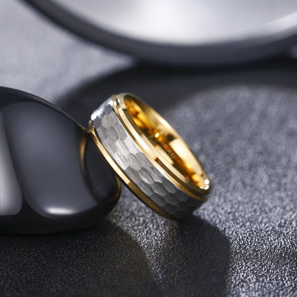 Fashion Jewelry 8mm Gold Plated Hammered Tungsten Carbide Ring for Men Wedding Engagement
