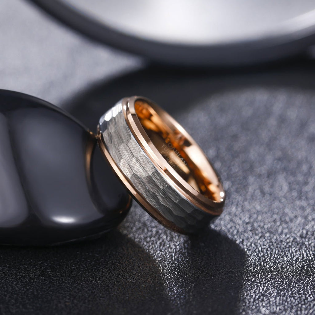 Fashion Jewelry 8mm Rose Gold Plated Hammered Tungsten Carbide Ring for Men Wedding Engagement