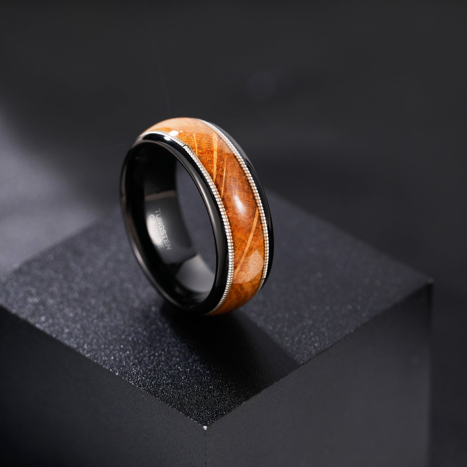 Fashion Male Jewelry 8mm Dual Silver Guitar String and Barrel Wood Tungsten Carbide Rings for Men Wedding Engagement