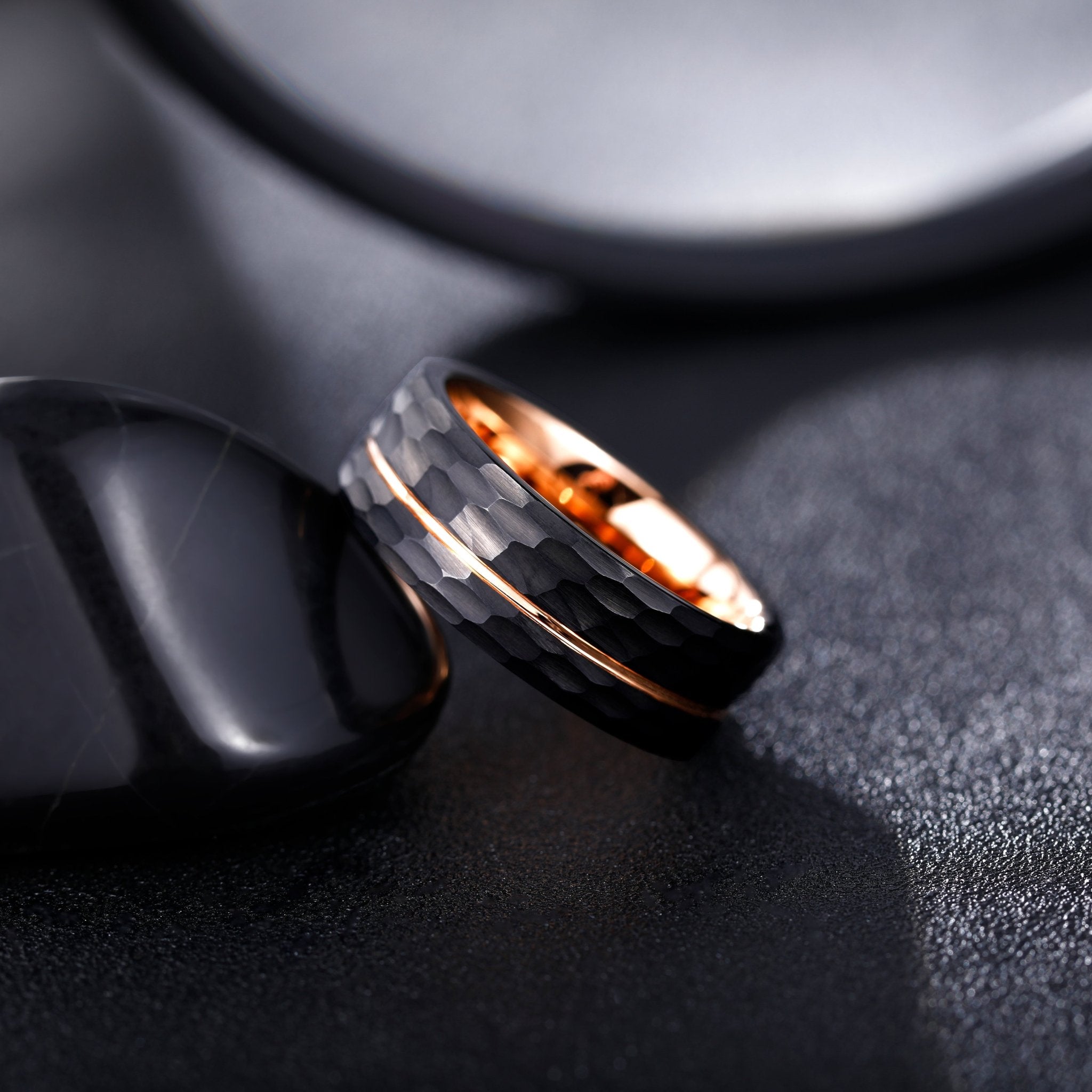 Fashion Male Jewelry 8mm Hammered Grooved Rose Gold Plated Tungsten Carbide Rings for Men Wedding Gift
